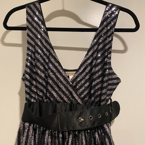 Striped Black and Silver Sequin Dress with Belt. Size S - Picture 5 of 7